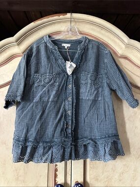 NWT easel Washed Grey Button-Front Short Sleeve Top